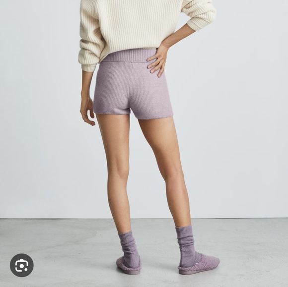 Everlane cozy stretch shorts - Picture 2 of 7